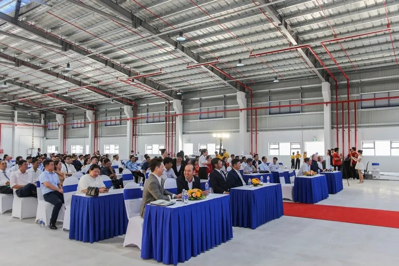 Đại biểu và khách mời tham dự Lễ khánh thành Nhà máy Thành Phương tại Long An.