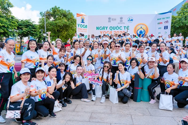 Cộng đồng yêu Yoga tham dự Ngày Quốc tế Yoga 2026 tại phố đi bộ Nguyễn Huệ, chương trình cộng đồng quy mô lớn tại TP.HCM.
