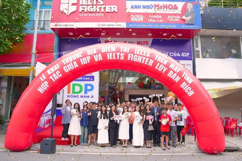 Cổng hơi đón khách tại lễ khai trương tạo điểm nhấn và hỗ trợ nhận diện thương hiệu doanh nghiệp.
