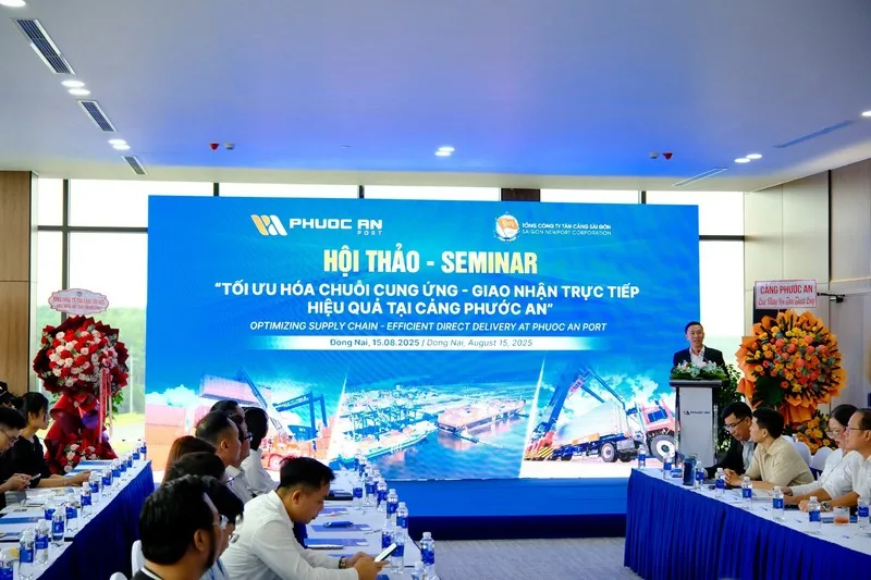 Đại diện phát biểu tại Hội thảo giao nhận trực tiếp hiệu quả ở Cảng Phước An.