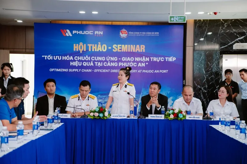 Đại diện Tân Cảng Sài Gòn chia sẻ tại Hội thảo giao nhận trực tiếp Cảng Phước An.