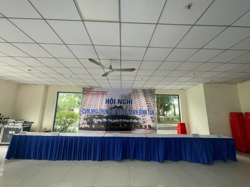 Khu vực chỗ ngồi được bố trí ngay ngắn tại hội nghị Chung cư Tecco Town Bình Tân.