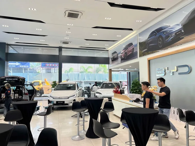 Không gian showroom BYD Oway Sài Gòn hiện đại