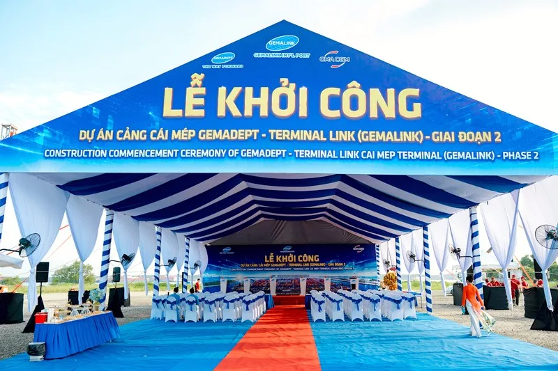 Nhà bạt và sân khấu lễ khởi công được Sài Gòn Light Event bố trí đồng bộ theo mặt bằng dự án.