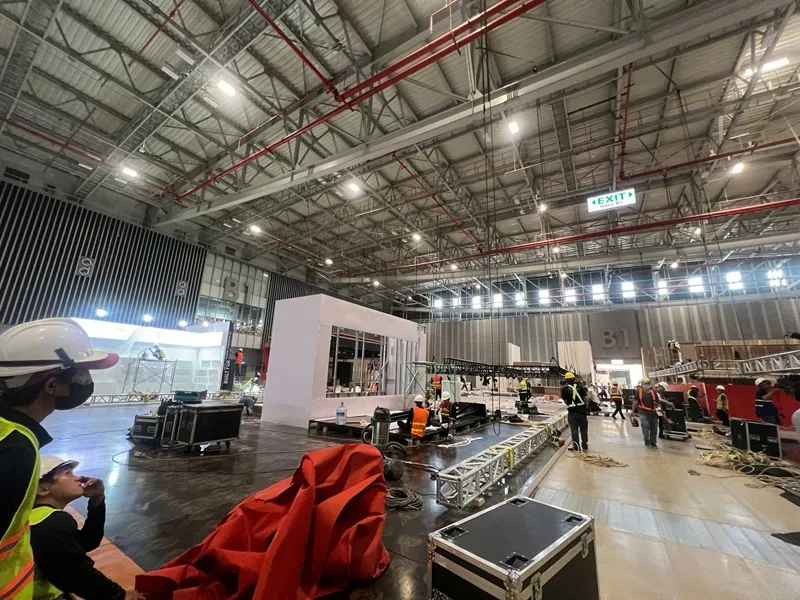 Hệ thống thiết bị âm thanh, ánh sáng và sân khấu phục vụ sự kiện do Sài Gòn Light Event cung cấp.
