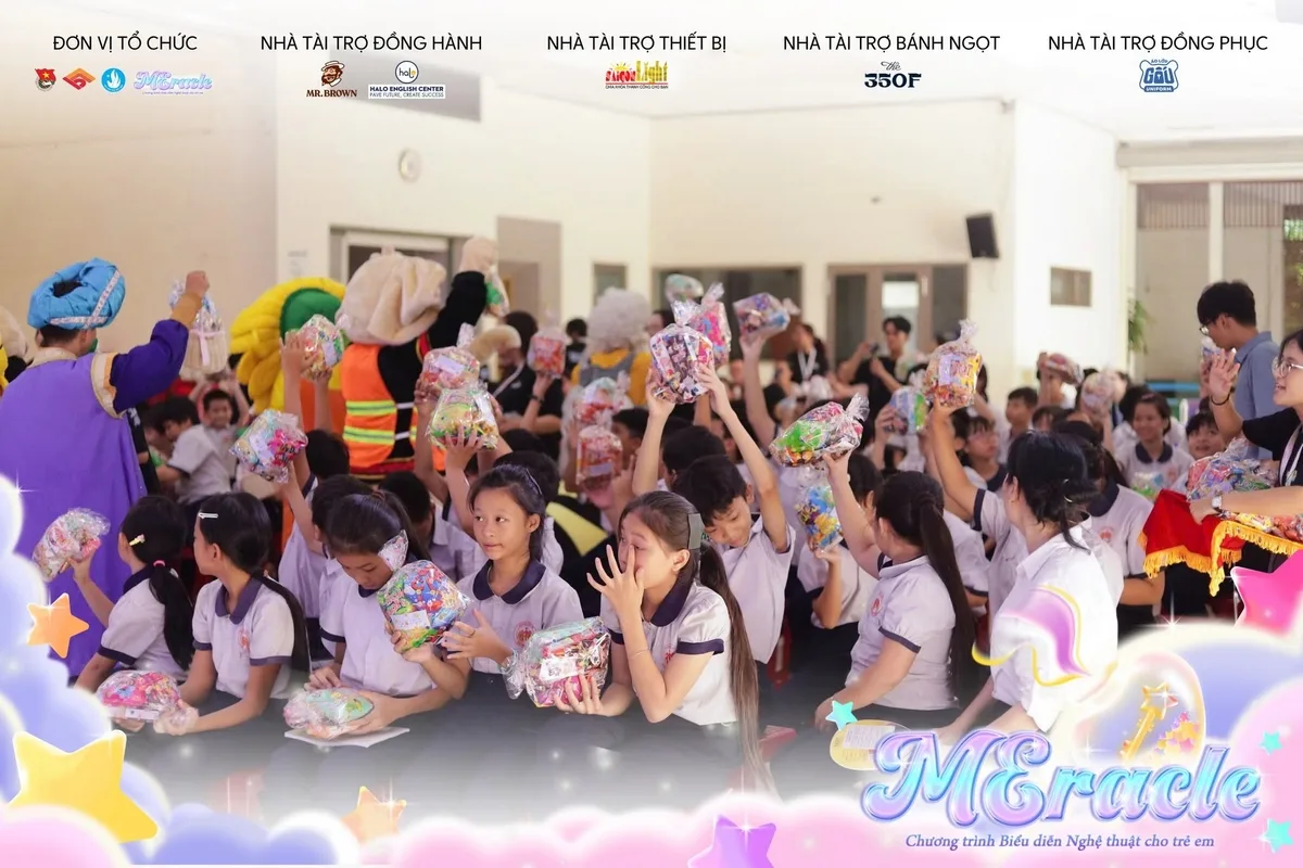 Các em nhỏ tham gia chương trình với nhiều hoạt động vui chơi và giao lưu. Trẻ em tham gia chương trình MEracle – Phép màu với nhiều hoạt động vui chơi và giao lưu.