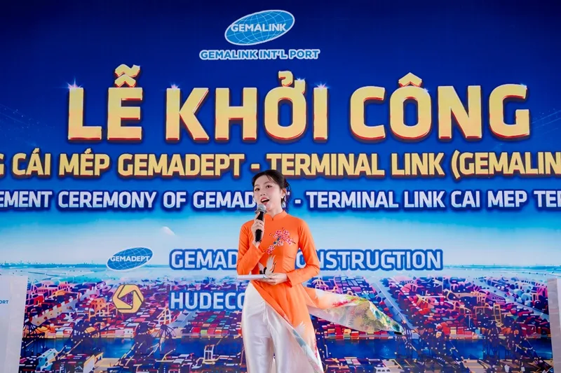 MC dẫn chương trình sự kiện doanh nghiệp do Sài Gòn Light Event triển khai, hỗ trợ chương trình diễn ra chuyên nghiệp và đúng timeline.