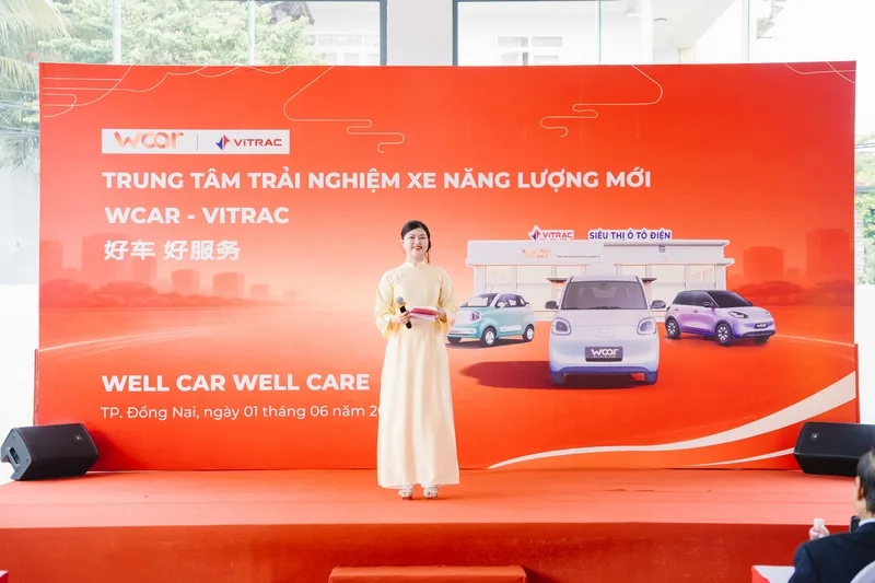 MC song ngữ sự kiện doanh nghiệp hỗ trợ chương trình có khách mời quốc tế, đối tác nước ngoài hoặc nội dung đa ngôn ngữ.