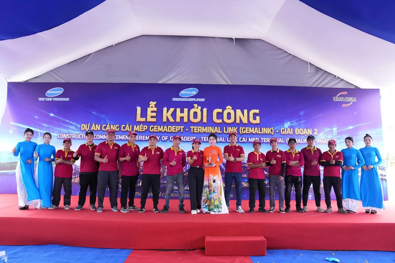 Đội ngũ Sài Gòn Light Event đồng hành cùng khách hàng trong quá trình tổ chức và vận hành chương trình. Đội ngũ Sài Gòn Light Event tại lễ khởi công dự án doanh nghiệp