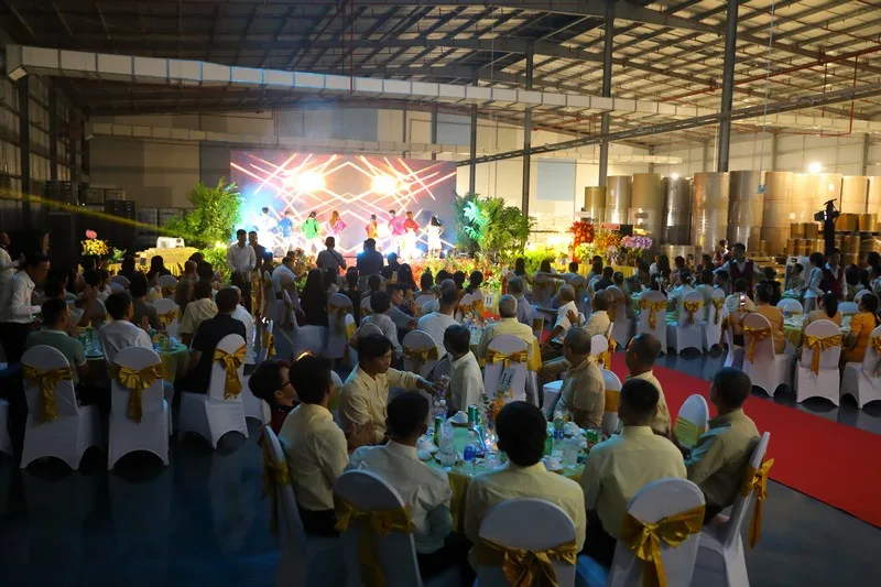 Hệ thống ánh sáng sân khấu sự kiện do Sài Gòn Light Event triển khai chuyên nghiệp tại lễ kỷ niệm 25 năm Thuận Phát Hưng.