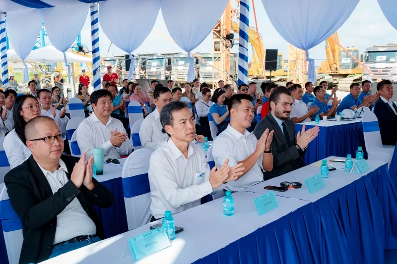 Khu vực đại biểu lễ khởi công Gemalink được bố trí trang trọng, phù hợp với tính chất sự kiện dự án cảng biển.