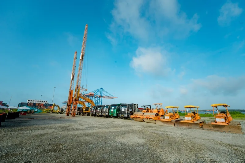 Mặt bằng lễ khởi công Cảng Gemalink được bố trí phù hợp với sân khấu, khu vực khách mời, lối di chuyển và nghi thức.