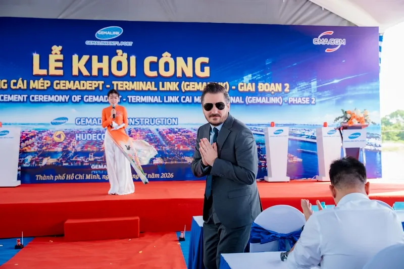 MC giới thiệu đại biểu trong lễ khởi công Gemalink giai đoạn 2 do Sài Gòn Light Event đồng hành tổ chức.