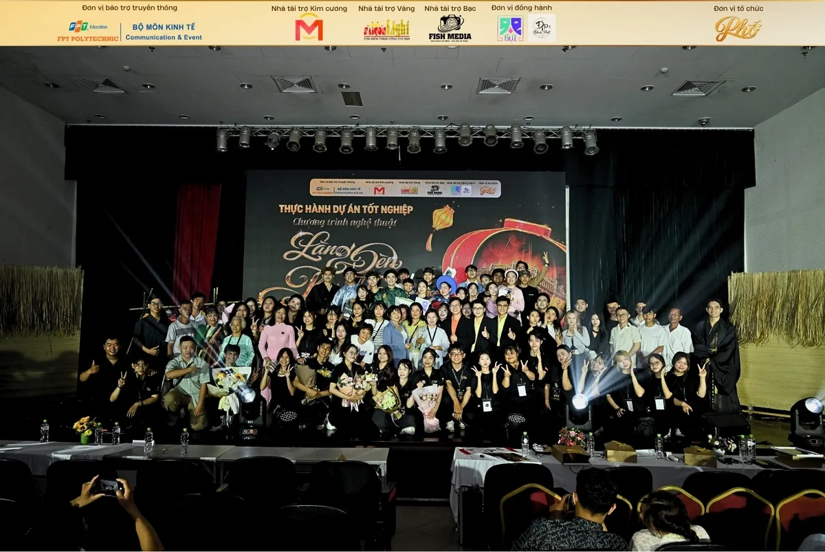 Sài Gòn Light Event đồng hành với vai trò nhà tài trợ âm thanh ánh sáng. Sài Gòn Light Event là nhà tài trợ âm thanh ánh sáng cho chương trình Làng Đèn Ký Ức.