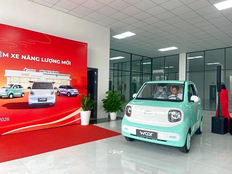 Backdrop check-in WCAR – VITRAC tạo không gian chụp ảnh cho khách mời.