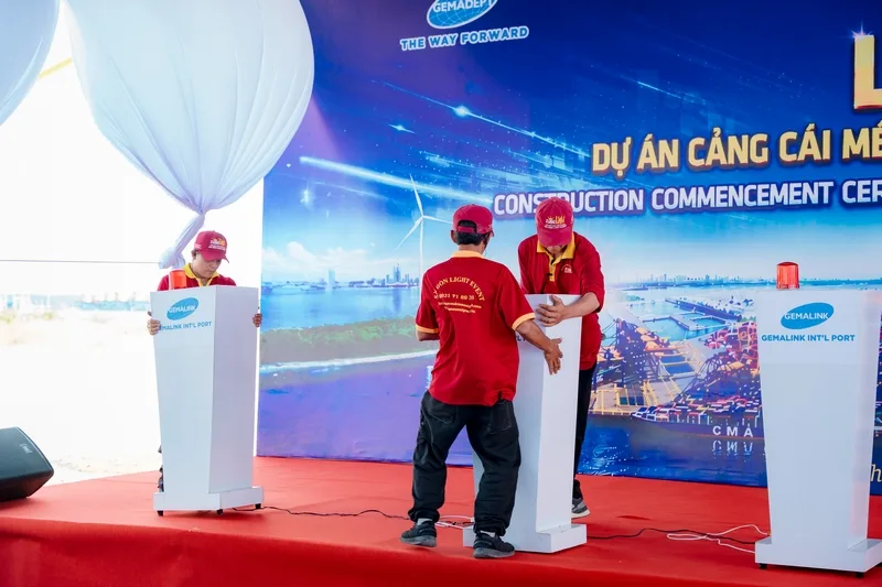 Vận hành lễ khởi công cảng biển cần sự phối hợp giữa thiết bị, kỹ thuật, nhân sự, MC, PG và điều phối hiện trường.