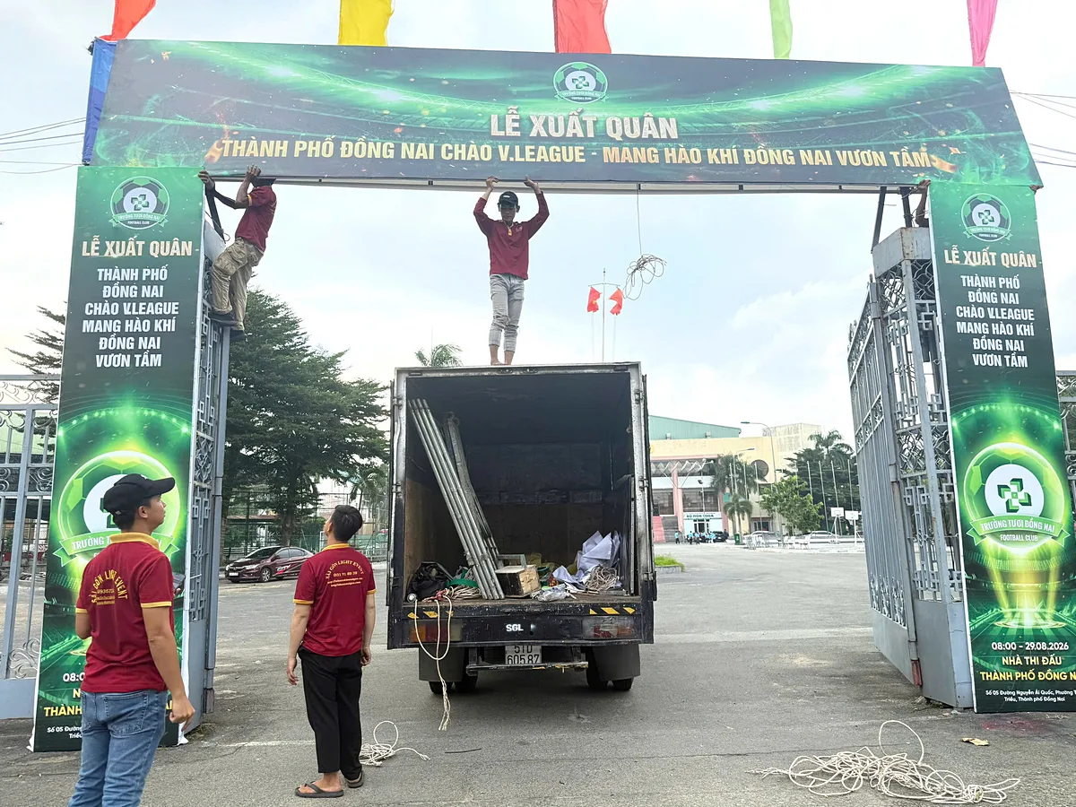 Đội ngũ Sài Gòn Light Event tham gia triển khai Lễ xuất quân CLB Trường Tươi Đồng Nai. Nhân sự là một phần quan trọng trong quá trình triển khai và vận hành sự kiện quy mô lớn.
