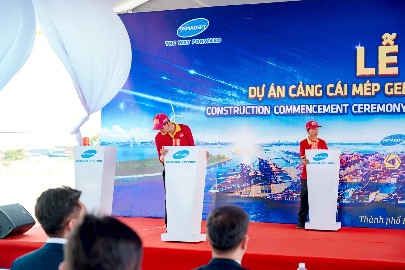 Các hạng mục sân khấu và màn hình được lắp đặt theo thiết kế trước thời gian nghiệm thu Sân khấu và màn hình LED trong quá trình thi công lễ khởi công dự án cảng
